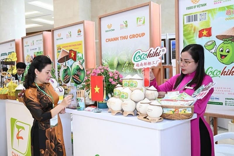 Vietnam's distinctive agricultural exports to China exhibited in Hanoi