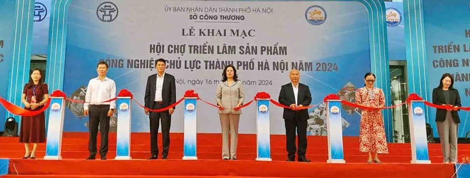 Exhibition promotes Hanoi's key industrial products
