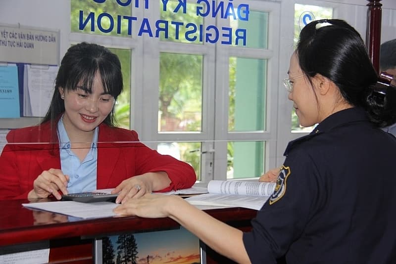 Khanh Hoa Customs: Instructing specialized procedure for enterprises