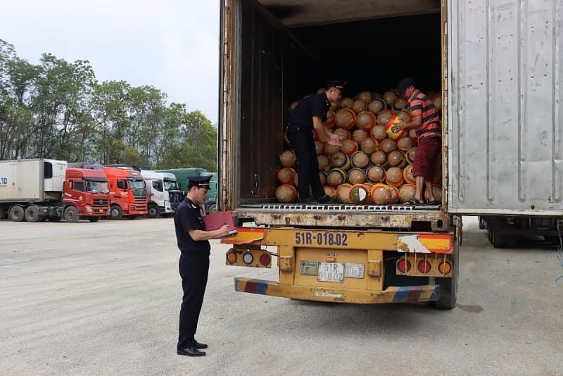 Exports through Cao Bang Customs Department surges in September