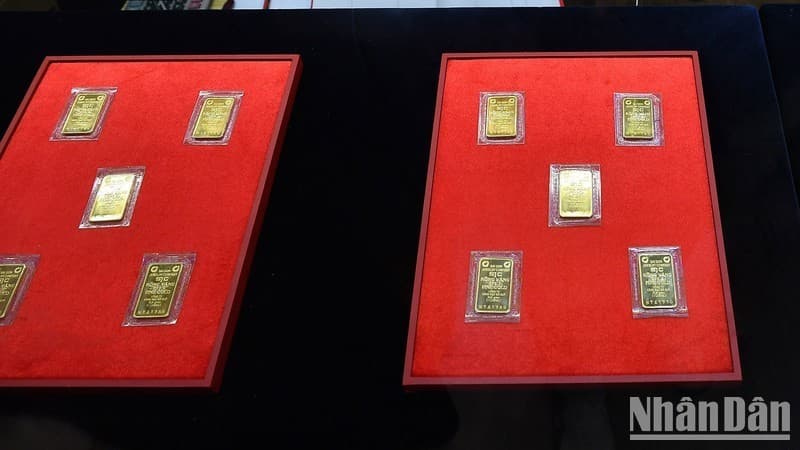 Keeping difference in gold prices in check