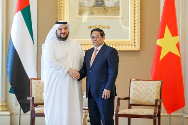 Viet Nam seeks UAE's assistance in building financial centers