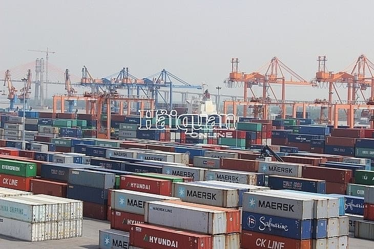 Customs handles a daily trade volume of over US$2 billion