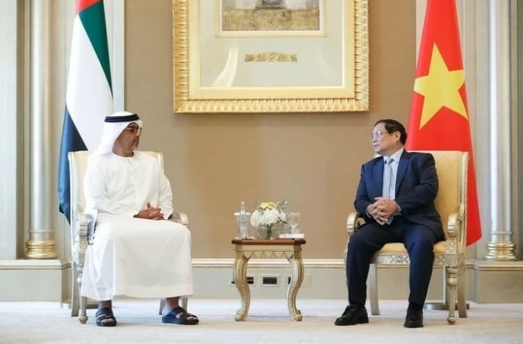 Prime Minister Pham Minh Chinh receives CEO of Mubadala Energy in Abu Dhabi