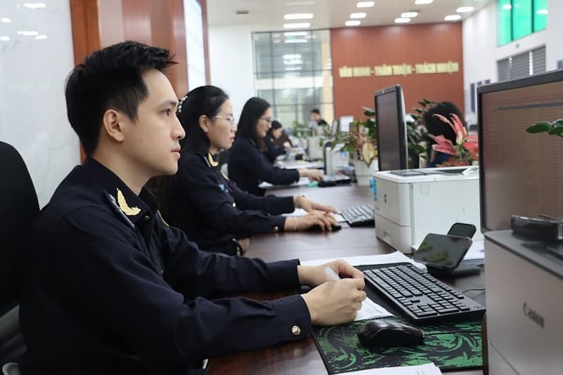 Lao Cai Customs attracts over 100 new businesses for customs procedures