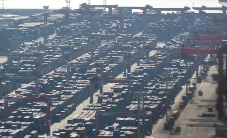 Half of Korean firms consider tightening belts in 2025