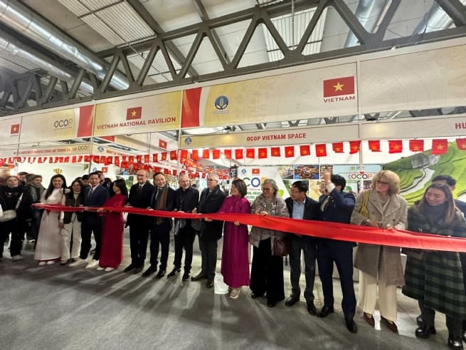 Opening of Vietnam Booth at AF L’ARTIGIANO 2024 Fair