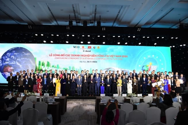Vietnam's Top 100 Sustainable Businesses in 2024 Honored