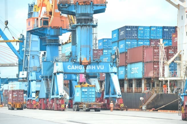 Customs Sector Accelerates State Budget Revenue
