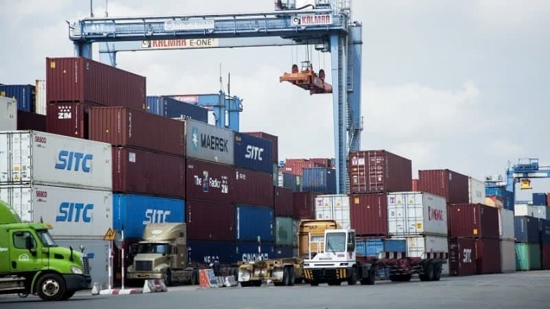 Vietnam’s total import and export revenue reaches 715.55 billion USD in 11 months