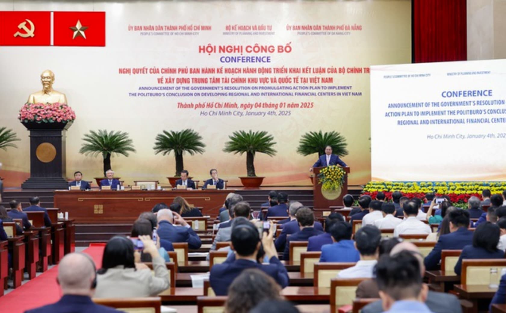 Viet Nam has full conditions to establish international financial centers: Prime Minister