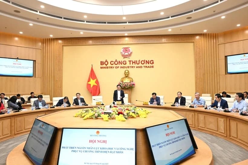 Vietnam needs 2,400 professionals to operate Ninh Thuan nuclear power projects