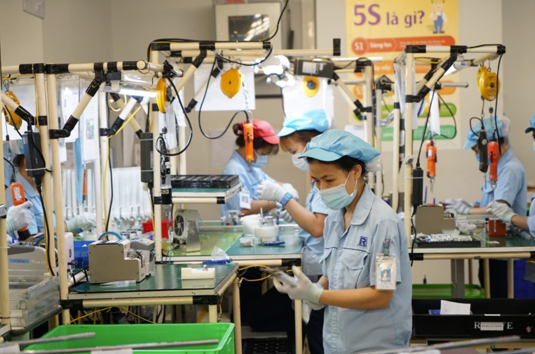 Support measures to strengthen Hanoi's small businesses and local industries