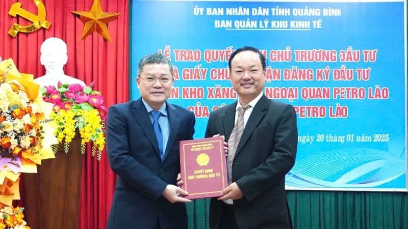 Quang Binh issues investment certificate for Petro Lao bonded fuel depot project