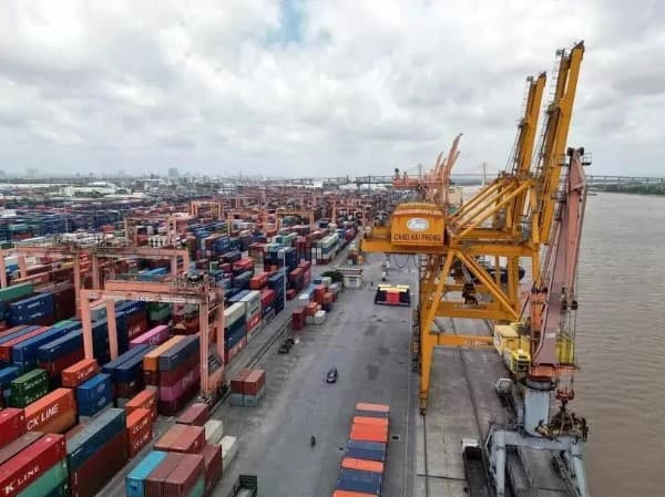 Hai Phong seaport system strives to handle 112 million tonnes of cargo in 2025