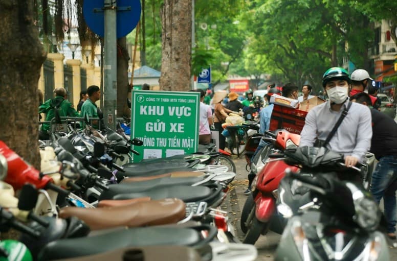 Hanoi Hanoi to extend cashless parking pilot until June 30