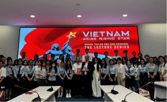 International scholars praise Vietnam as Asia’s rising star