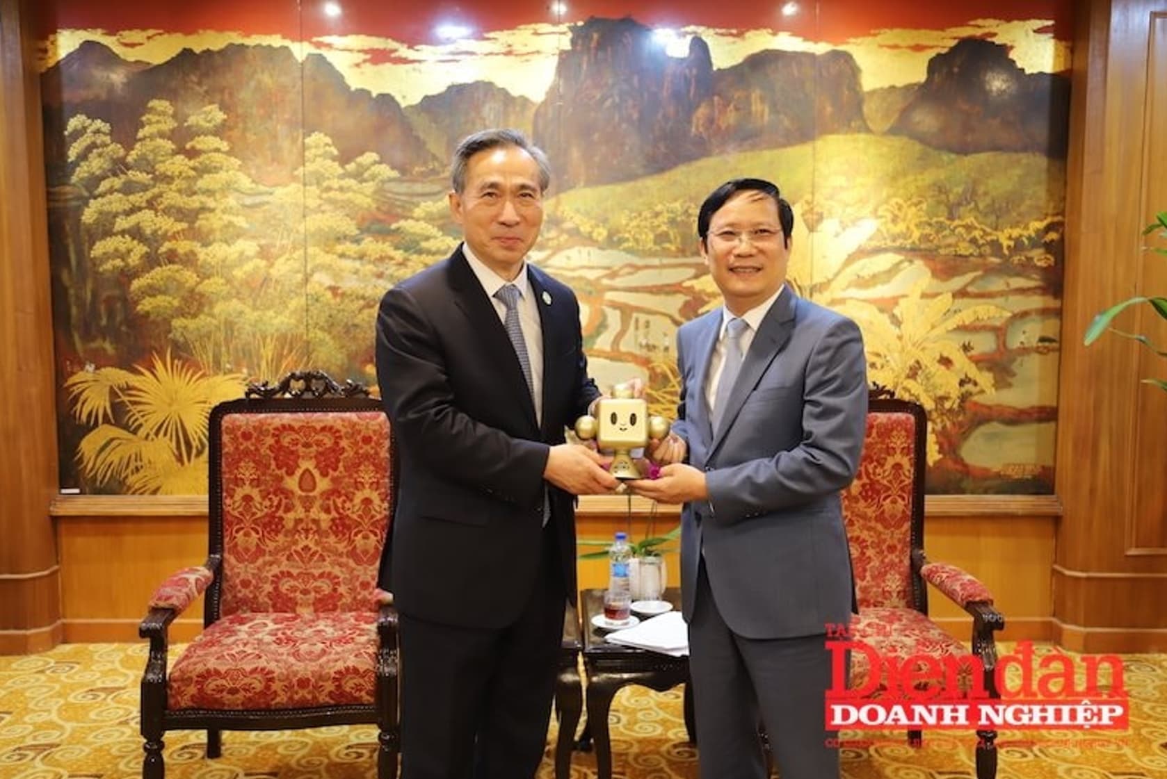 VCCI and CCPIT China agree to strengthen cooperation in 2025