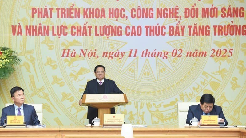 Deputy PM Meets with Lao Prime Minister in Dubai
