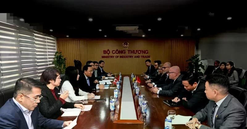 Canada eyes stronger ties with Vietnam in green energy and mining