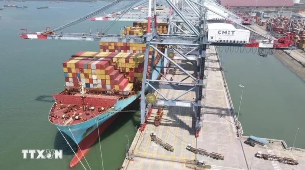 Over 13.7 billion USD needed to upgrade port system