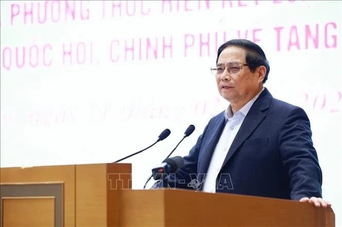 PM presides over meeting with localities on promoting economic growth