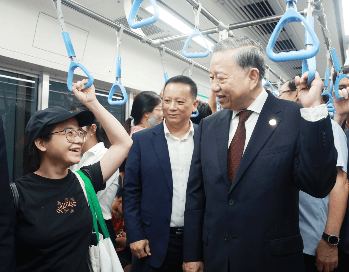 Party chief experiences Ho Chi Minh City’s first metro line
