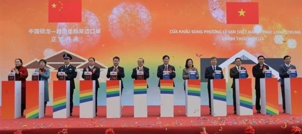 Vietnam, China launch new border crossing to enhance trade