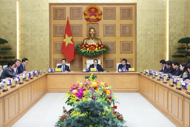 Prime Minister calls on South Korean businesses to invest in high-tech industries in Viet Nam