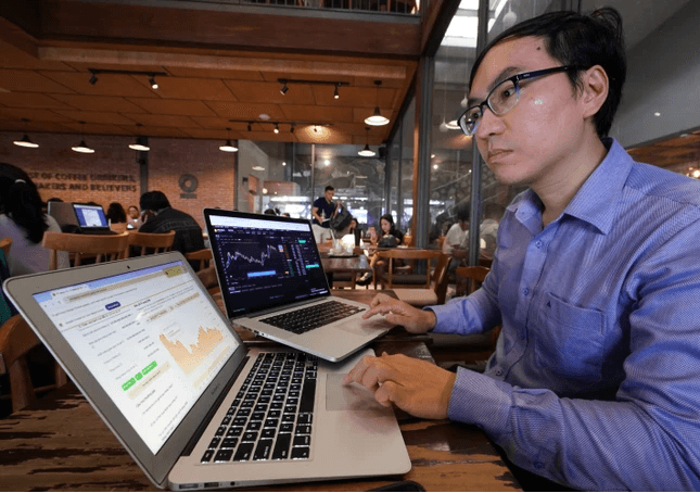 Digital currency trading thrives despite risks