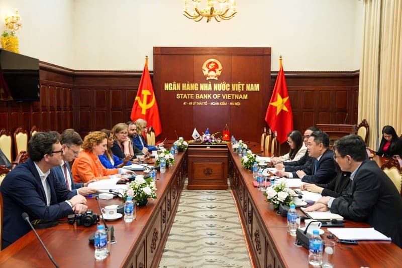 European Investment Bank helps Vietnam 'unlock' green finance