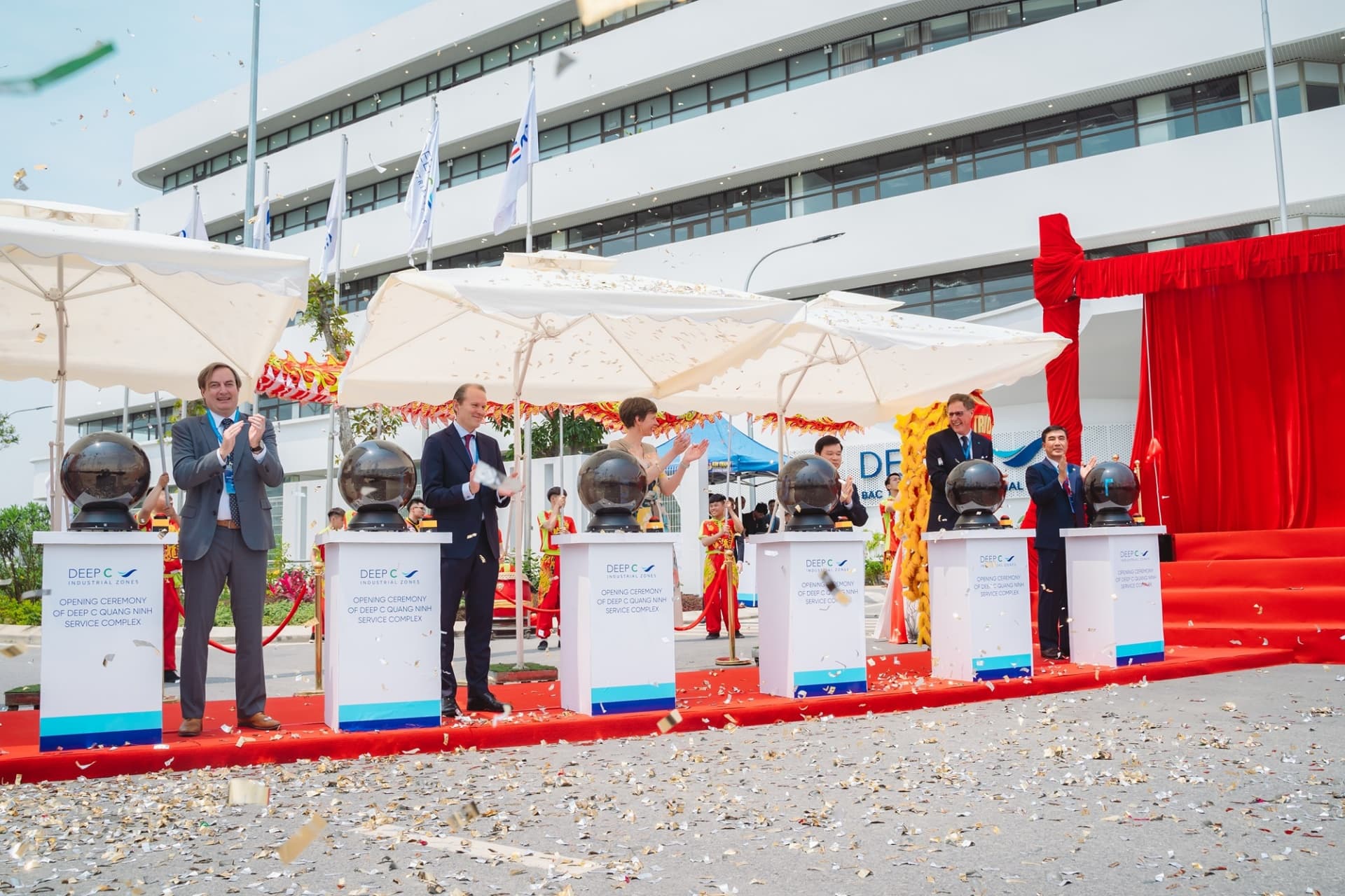 Belgian royals attend inauguration of service-office complex in Quang Ninh