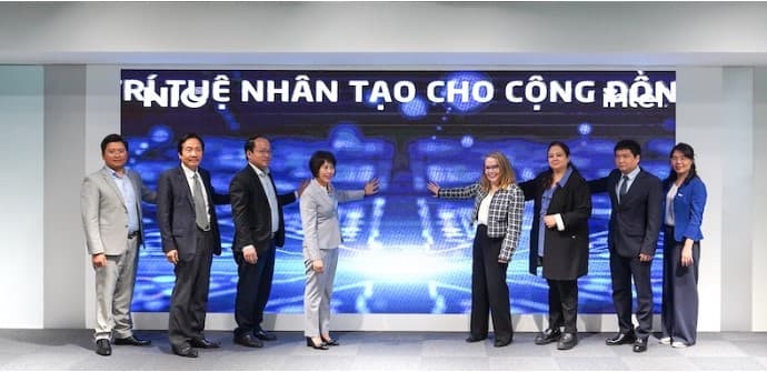 Intel helps promote AI literacy in Vietnam