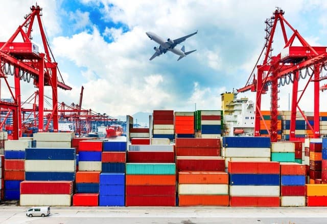 Viet Nam’s trade volume surges 13.7% in first quarter
