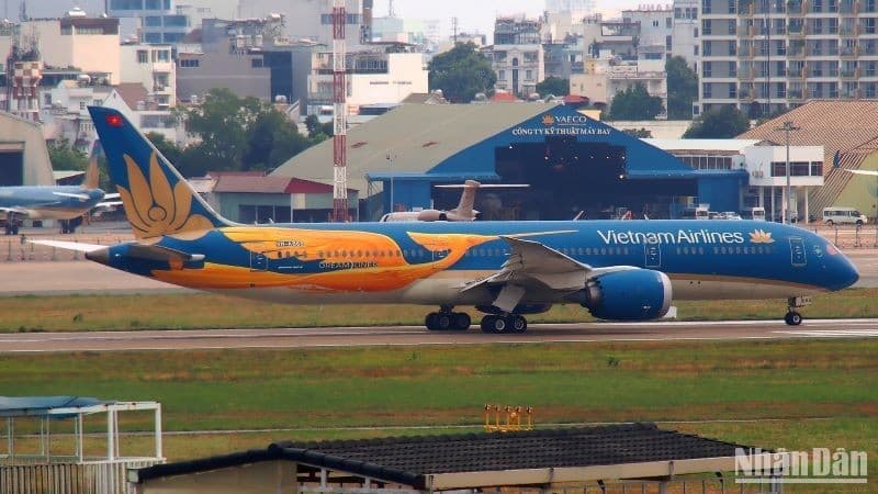 Vietnam Airlines unveils Lac bird-themed livery on Boeing 787-9 aircraft