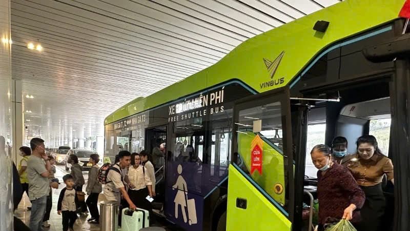 Tan Son Nhat International Airport to handle 770 flights on peak holiday