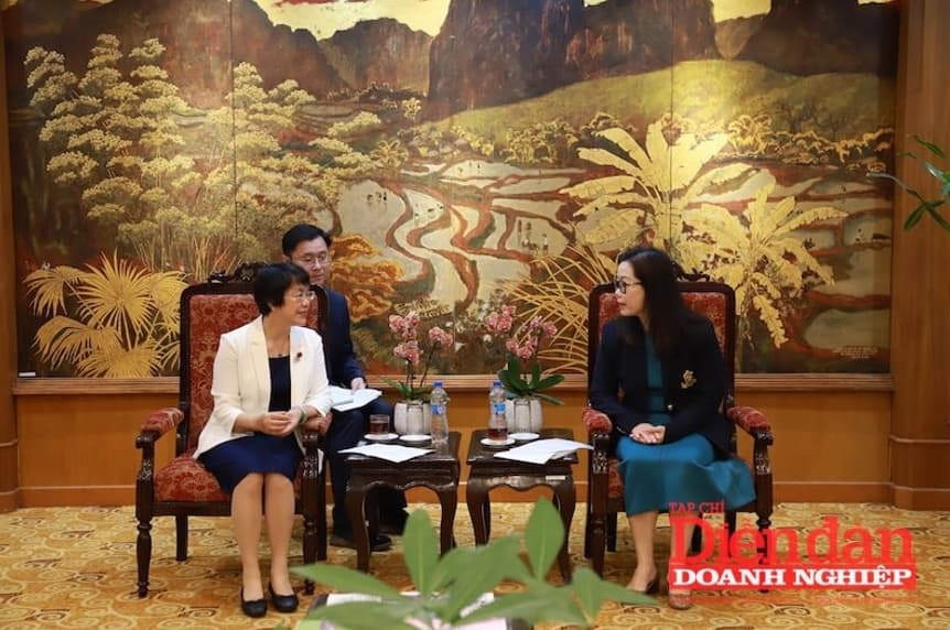 Promoting Vietnam - China Business Cooperation in the field of artificial intelligence (AI)