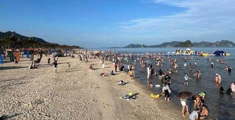 Over 1 million visitors come to Quang Ninh during April 30 – May 1 holiday