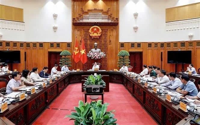 PM demands swiftly institutionalising Party's resolution on private economic sector