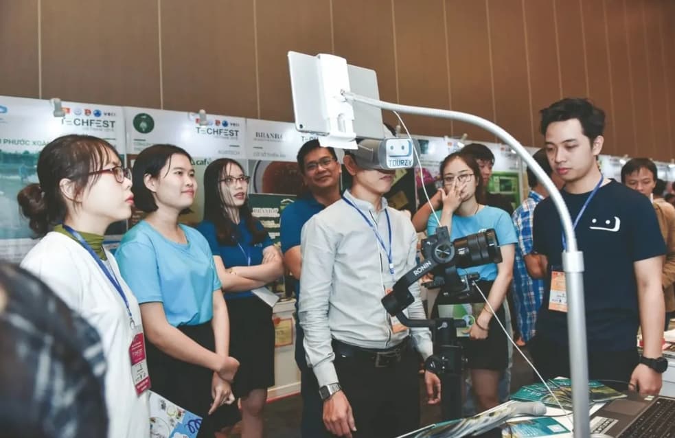 Vietnam unlocks domestic demand to spur growth