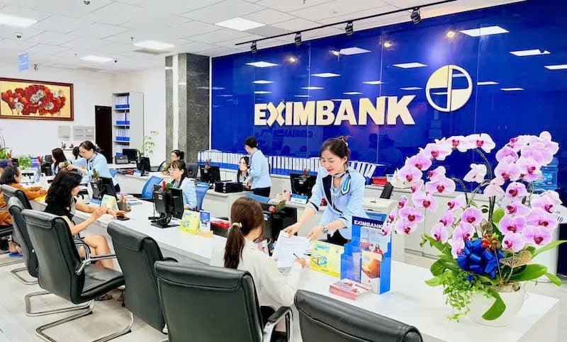 Vietnamese banks restructure workforce as demand for digital hire grows