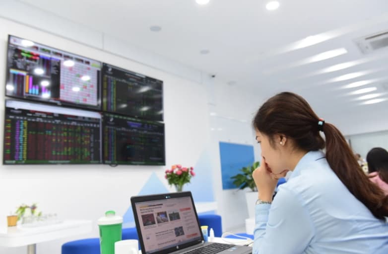Foreign inflows into Vietnam stock market hit two-year high