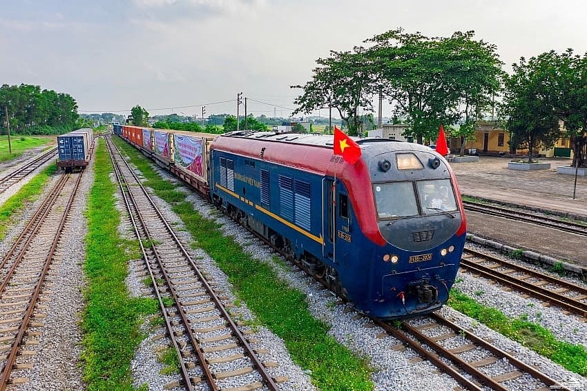 PM Chinh chairs review of China-Vietnam railway network plans