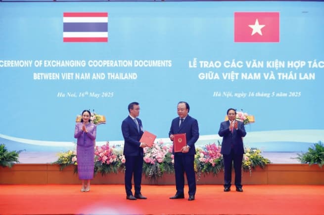 Vietnam, Thailand Sign Strategic Pact on Trade Promotion