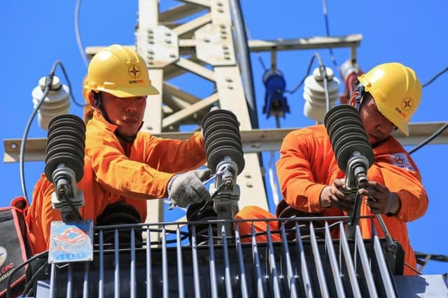 ov’t chief demands sufficient power supply under any circumstances