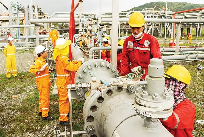 Players in LNG tackle planning bottlenecks