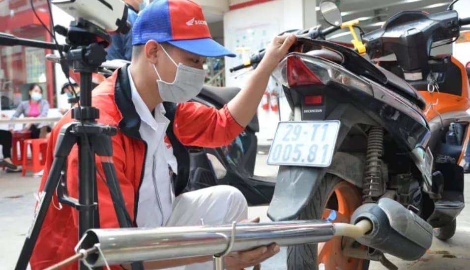 Hanoi proposed delaying the roadmap for motorbike emissions inspections