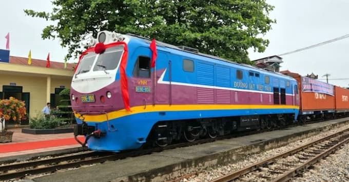 Vietnam develops talent pipeline for high-speed rail projects