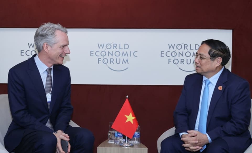 Prime Minister welcomes Siemens AG's participation in Viet Nam’s high-speed railway project