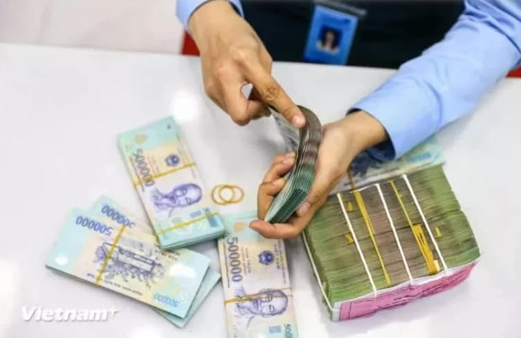 Reference exchange rate at 25,053 VND on June 26, down 2 VND